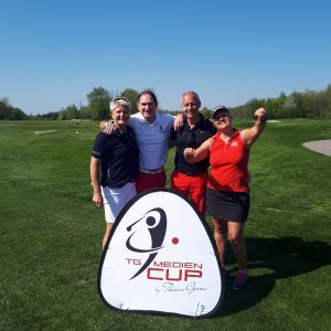Mobile Werbebande zur Sponsorpräsentation auf dem Golfplatz