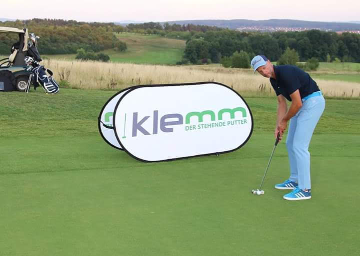 Sponsorenwerbung Klemm Putter bei Golfturnier