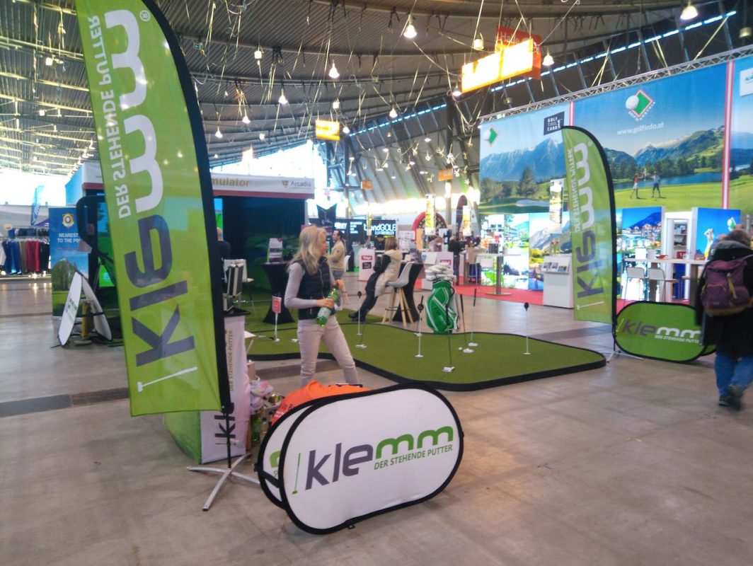 Werbebanner auf einer Messe